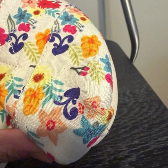 TOMS Floral Canvas Alpargata Slip-On Flats Women’s US 7 Spring Summer Shoes - Picture 6 of 14